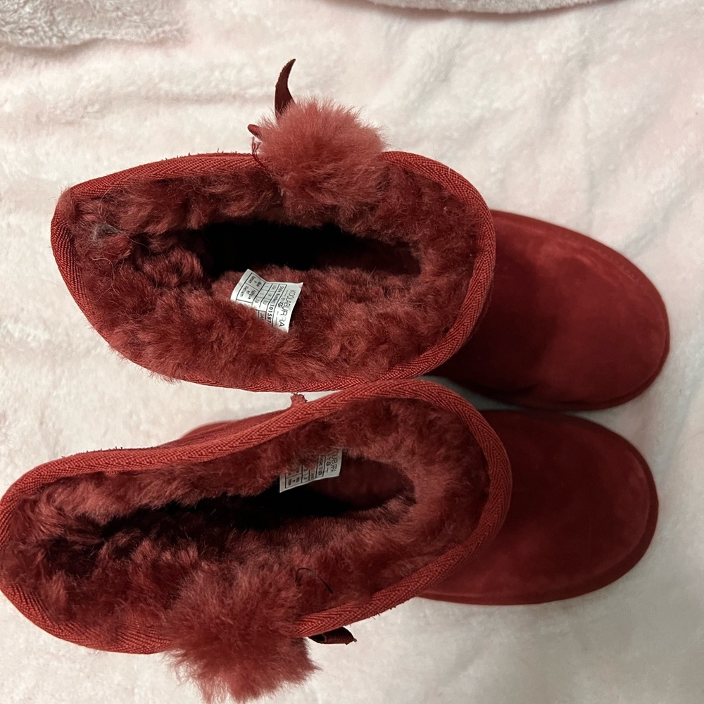 Red Koolaburra boots - Picture 3 of 6